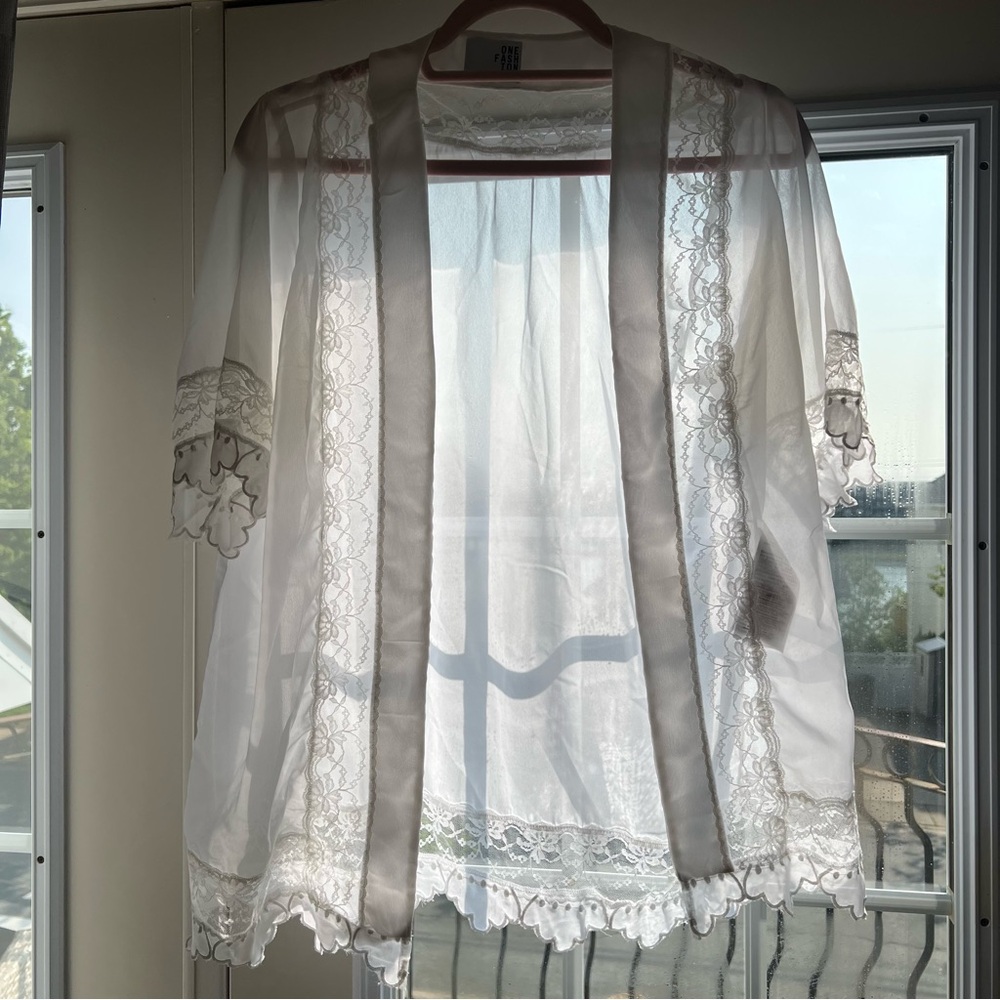 Vero Moda White Kimono Lace Detailing Classy Bridal Beach Victorian Feminine